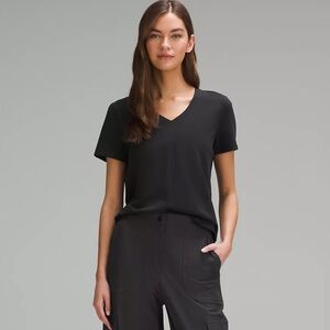 Lululemon Athletica Black V-Neck Top size 10